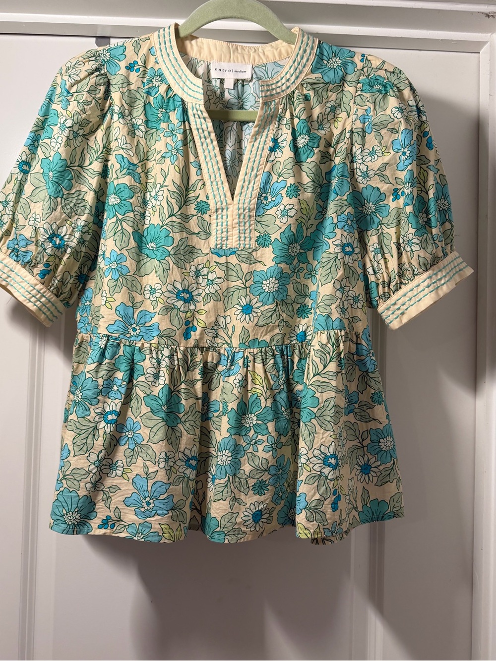Women’s Entro Floral Peplum Top in Cream & Teal